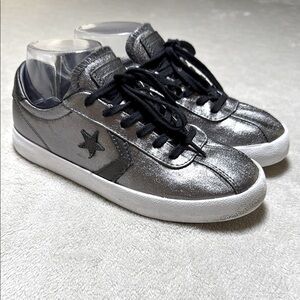 Converse Womens Metallic Silver Star Player Low Top Sneakers Black Logo Size 7.5